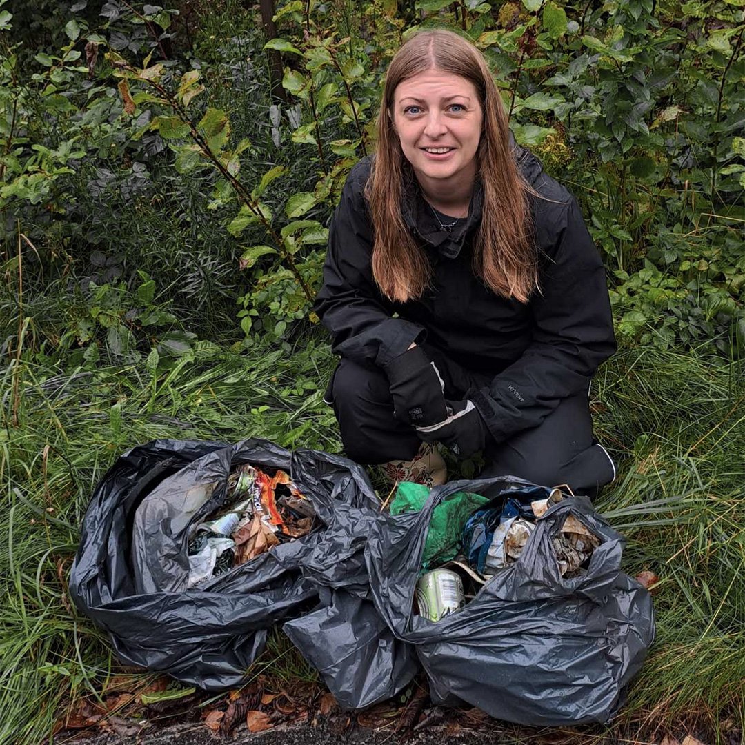 Recas på instagram Karmadagen plockar skräp